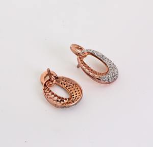 Aros Huggie de Oro Sólido de 14K con Aguamarina y Detalles de Diamantes Blancos, Cultivados en Laboratorio o Naturales, Elegantes Pendientes de Boda, Regalo para Ella - Product Image 6