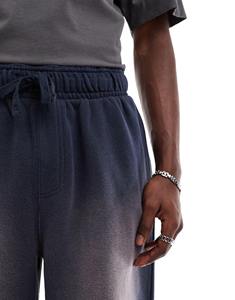 Shorts Urbains Homme – Décontracté Uni avec Logo Avant, Effet Délavé Vintage, Coupe Oversize, Taille Élastique, Durable et Respirant, Longueur Genou - Product Image 4
