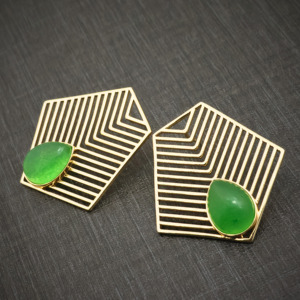Boucles d'oreilles élégantes en laiton plaqué or 18 carats avec pierres précieuses en jade naturel, inspirées des créateurs, pour soirée, cadeau pour elle - Product Image 1