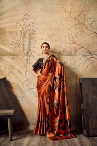 Sari estampado digitalmente hecho a mano para mujer, sari indio de diseñador con blusa cosida, sari listo para usar. - Product Image 3