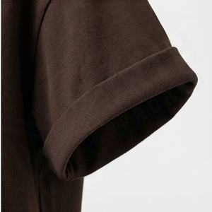 เสื้อยืดผู้หญิงทรงปกติ ผ้าโพลีเอสเตอร์ ดีไซน์ลำลองทันสมัย พิมพ์ลายปักโลโก้ สีสันปรับแต่งได้ คุณภาพพรีเมียม ผ้าซาติน - Product Image 6