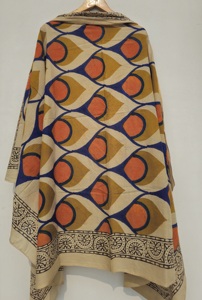 ผ้าคลุมชายหาดลายพิมพ์มือแบบบล็อกพิมพ์ ผ้าฝ้ายลายขนนกยูง บากรู สำหรับผู้หญิง เป็นมิตรกับสิ่งแวดล้อม น้ำหนักเบา สไตล์โบโฮ ผ้าคลุมไหล่สำหรับฤดูร้อน - Product Image 4