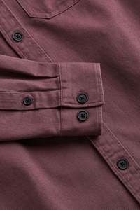 เสื้อเชิ้ตเดรสผู้ชายทรงหลวม แขนยาว ผ้าซาตินถัก ระบายอากาศได้ดี ปักลายหรูหรา ทันสมัย เหมาะสำหรับธุรกิจและงานทางการ - Product Image 2