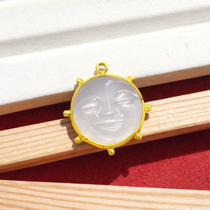 Pendentif visage de lune en nacre naturelle, sculpté à la main, coquille laiteuse, pierre précieuse, charme céleste, bijoux bohèmes, cadeau pour femmes - Product Image 6