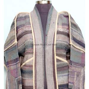 Veste multicolore faite à la main en coton 100% avec imprimé floqué, broderie Kantha, patchwork tricoté, détails boutonnés, veste vintage du Rajasthan - Product Image 4