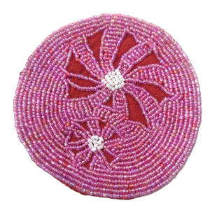 Elegante Posavasos Redondo de Cristal con Cuentas Florales y Satén, Diseño Intrincado, Ecológico, Duradero, Personalizable, para Bebidas, Hogar y Bar - Product Image 3