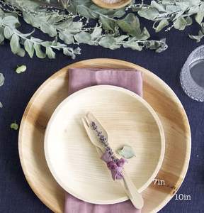 Assiettes jetables écologiques biodégradables 100% naturelles en feuilles de palmier d'arec de 10 pouces, de qualité alimentaire, compatibles micro-ondes, pour les fêtes - Product Image 1