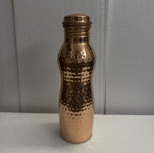 Botella de Agua de Cobre Puro Martillado a Mano con Juego de Vasos, Recipiente de Cobre Ayurvédico a Prueba de Fugas, Juego de Regalo de Artículos para Beber - Product Image 4
