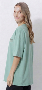 เสื้อยืดโอเวอร์ไซส์สไตล์ฤดูร้อนขายส่ง คุณภาพสูง ผ้าฝ้ายผสมโพลีเอสเตอร์ แขนสั้น สกรีนโลโก้ตามสั่ง เสื้อยืดคอกว้าง - Product Image 4