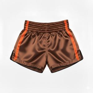 Pantalones Cortos de Muay Thai Personalizados al por Mayor con Logotipo, Pantalones de Entrenamiento de Kickboxing de Satén Naranja Premium, Pantalones Deportivos Retro con Franja Lateral para Gimnasio y Fitness - Product Image 5