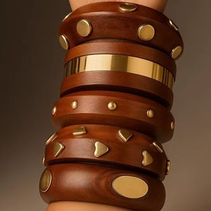 Pulsera de Madera con Pentagrama MUY RETRO, Diseño Exagerado con Remaches Anchos, Accesorio Unisex Moderno Hecho a Mano e Impermeable - Product Image 1