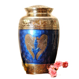 Urne funéraire pour cendres humaines Urne commémorative bleue adulte Ailes célestes Ailes d'ange Urne en laiton fabriquée à la main Fournisseur Exportateur - Product Image 1