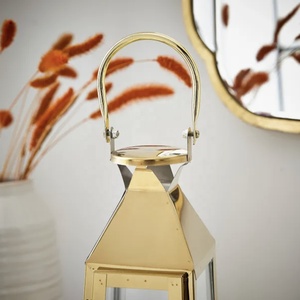 Lanternes porte-bougies modernes populaires en métal doré pour la décoration de table, la maison, les mariages et Noël - Faites à la main, durables - Product Image 2