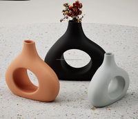 Arrangement de pot de fleur en céramique moderne de meilleure qualité avec arrangement de fleurs de salon de taille personnalisée meuble TV décorations pour la maison