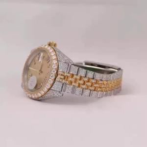 Montre à quartz de luxe pour homme avec boîtier en alliage, bracelet en acier inoxydable et moissanite, accents de diamants, résistance à l'eau 10 bars - Product Image 3