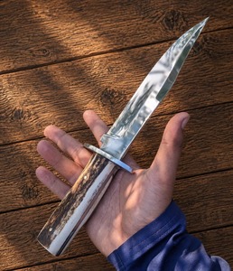 Cuchillo de caza con hoja de acero inoxidable y mango de asta de ciervo natural, herramienta de supervivencia para exteriores. - Product Image 4