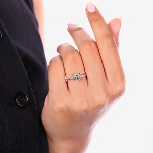 Bague de fiançailles solitaire Asscher en or blanc 10K couleur E, diamant de laboratoire 1,18 carat pureté VVS2, avec demi-alliance de mariage - Product Image 4