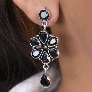 Pendientes Colgantes de Plata Oxidada Vintage con Piedra Azul, Venta al por Mayor con Garantía Comercial |   Fabricante Mayorista de Pendientes Étnicos con Diseño Floral - Product Image 4