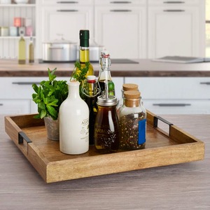 Plateau de service rectangulaire en métal doré, design vintage décoratif, plats et assiettes - Product Image 2