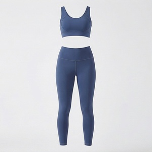 Ensemble 2 pièces de yoga pour femme, bleu marine côtelé, composé d'un crop top à manches longues et d'un short taille haute, avec décolleté carré et bretelles spaghetti - Product Image 1