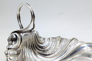 Plateau de luxe en métal argenté poli de qualité supérieure avec poignée en boucle, centre de table, plat de rangement, décoration d'accentuation pour la maison de style côtier - Product Image 2