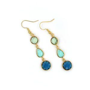 ต่างหูห้อยประดับพลอยหลากสีสัน อาทิเช่น กรีนอะเมทิสต์ อะพาไทต์ ลอนดอนบลูโทแพซ รูปดอกไม้สไตล์โบฮีเมียน |   กรอบตัวเรือนทองคำ 18K ทำมือ - Product Image 3