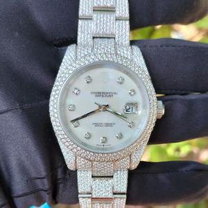 Reloj de diamantes delgado de lujo y calidad premium para damas con correa de acero inoxidable para uso en la oficina en venta. - Product Image 6