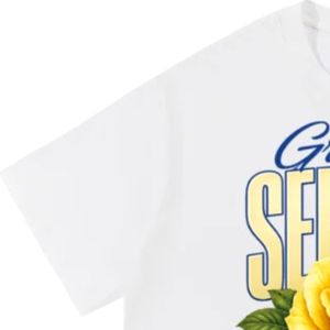 เสื้อยืดกราฟิกแขนสั้นคอกลมสำหรับผู้หญิง สไตล์ลำลอง แรงบันดาลใจจากชมรมนักศึกษา เหมาะสำหรับใส่ไปเรียนหรือใส่เที่ยว สวมใส่สบาย ทันสมัย - Product Image 3