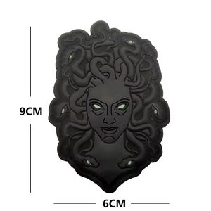 Parches de Goma PVC de Alta Calidad con Velcro, Parche de Goma con Logotipo en Relieve Personalizado, Insignias de Fútbol 3D, Parches de PVC Suaves en Venta - Product Image 3