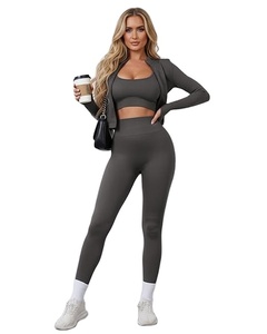 Ensembles de yoga pour femmes Ensembles d'entraînement 2 pièces - Tenues de yoga sans couture effet délavé Shorts et haut court assortis Ensemble de vêtements de sport athlétique - Product Image 3