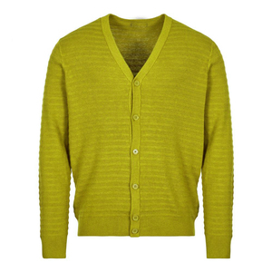 Cardigan en tricot personnalisé pour les sororités et les fraternités avec broderies et logos en chenille, vêtements grecs haute qualité - Product Image 2