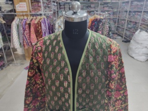 Manteau long pour femme à imprimé floral, col en V, devant ouvert, style bohème, vêtement d'extérieur décontracté, manches longues, tissu polyester, CADEAU POUR ELLE - Product Image 4
