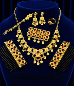 MOLL JEWELLERS Ensemble de bijoux vintage indiens en cuivre plaqué argent pour femme avec broche et peigne ornés de corail - Product Image 3