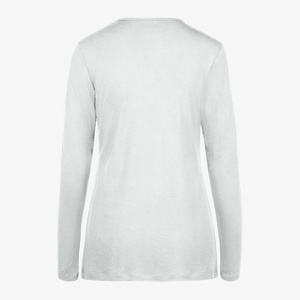 Chemises infirmières unisexes personnalisées avec logo, en spandex, écologiques, pour usage hospitalier, sous les blouses. - Product Image 5
