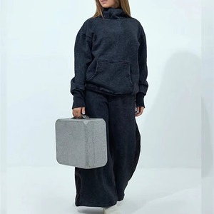 Vêtements de sport d'hiver haut de gamme pour femmes, survêtements en polaire chauds, broderie de logo personnalisée, fabricant OEM, exportateur - Product Image 1