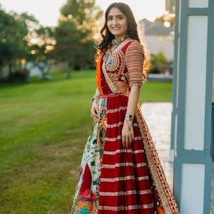 Lehenga Choli de diseñador con estampado para Navratri, largo hasta el suelo, de muselina de algodón pesado, con trabajo de espejos auténticos, completamente cosido, de secado rápido, para uso festivo. - Product Image 4