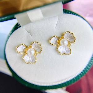 <b>French</b> Retro Simple <b>Vintage</b> Women's Pearl Earrings White Dripping Oil Iris Flower Versatile and Unique Small Earrings - Product Image 2