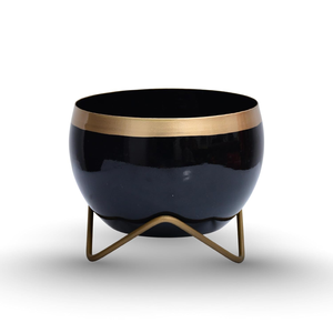 Maceta Negra Brillante con Borde Dorado y Soporte Metálico, Macetero Decorativo Moderno para Plantas de Interior, Decoración de Lujo para el Hogar - Product Image 1
