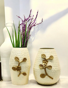 Ensemble de vases de table en métal ivoire artisanal Premium Unicorn, design feuille d'or, fait main, résistant à la rouille, pour mariage - Product Image 3