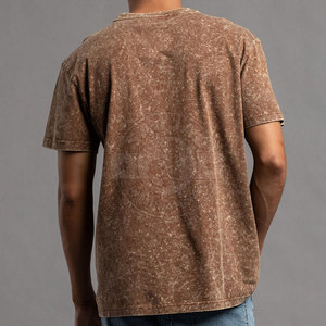 Camiseta con efecto lavado ácido, tela ligera y transpirable con un diseño único, perfecta para uso diario y estilo casual urbano. - Product Image 2