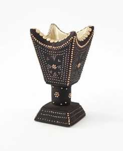 Brûleur d'encens thérapeutique artisanal en acier inoxydable, écologique, avec motif floral en laiton et support à charbon Bakhoor - Product Image 1