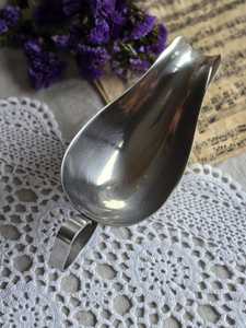 Salsera de Metal de Diseño para Servir en Mesas de Restaurante - Product Image 6