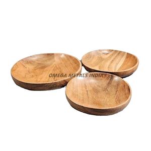 Plateau rond en bois fait à la main en bois de manguier avec finition rustique Construction durable pour un service et un affichage modernes - Product Image 1