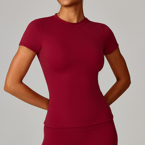 Top Deportivo Corto de Punto Sexy de Secado Rápido para Mujer con Logotipo Personalizado en la Parte Delantera, Chaleco con Tirantes para Entrenamiento y Sujetador Incorporado - Product Image 1