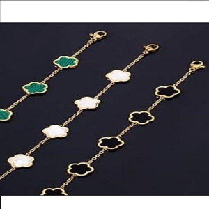 Bracelets et Joncs en Moissanite, Nouvelle Collection Luxe Léger, Trèfle à Cinq Feuilles Porte-Bonheur, en Acier Inoxydable Doré pour Femme - Product Image 1