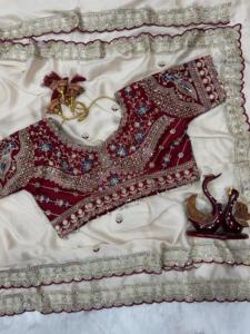 ผ้าไหมรังโกลีดีไซน์เนอร์สุดพิเศษ พร้อมเสื้อคลุมหรูหรา ทันสมัย สวยงาม โดดเด่น  แบบอินเดีย  สำหรับงานแต่งงาน  งานเลี้ยง  และโอกาสพิเศษต่างๆ สำหรับผู้หญิง - Product Image 3