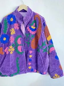 Veste en velours rose brodée à la main, motif floral complexe, style bohème chic et romantique, vêtement d'extérieur pour l'hiver - Product Image 5