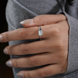 Bague de fiançailles et de mariage en or jaune 14 carats avec diamant de laboratoire taille émeraude 1 carat, cadeau de fête, bijoux - Product Image 4