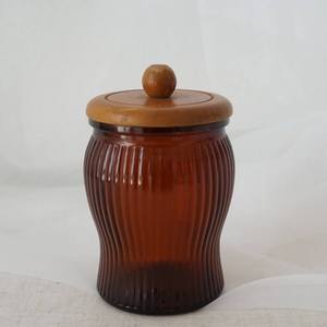 Bocaux de cuisine en verre faits à la main avec couvercles en bois, compatibles lave-vaisselle, design moderne et luxueux pour le stockage des épices, herbes, céréales, thé, sucre - Product Image 3