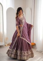 Lehenga Grand Flair Spécial Célébration en Soie Lourde Brodée, Doublure Micro Douce avec Broderie de Fil et de Paillettes, Conçu pour les Femmes